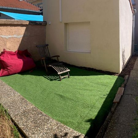 Jolie, Cozy, Confortable Maison De Ville Au Calme A 5Min Du Centre De Verdun, Parking Devant La Maison Belleville-Sur-Meuse Bagian luar foto